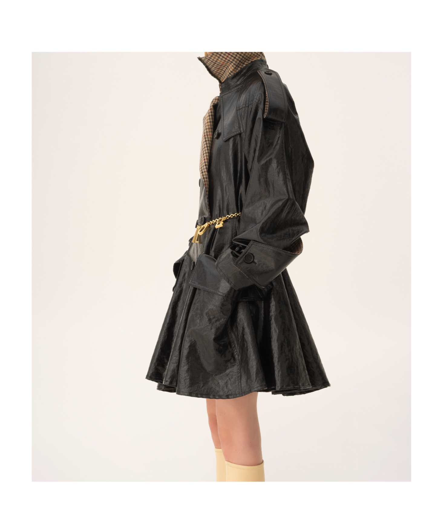 Chloé Coated Linen Belted Riding Trench Coat In Black