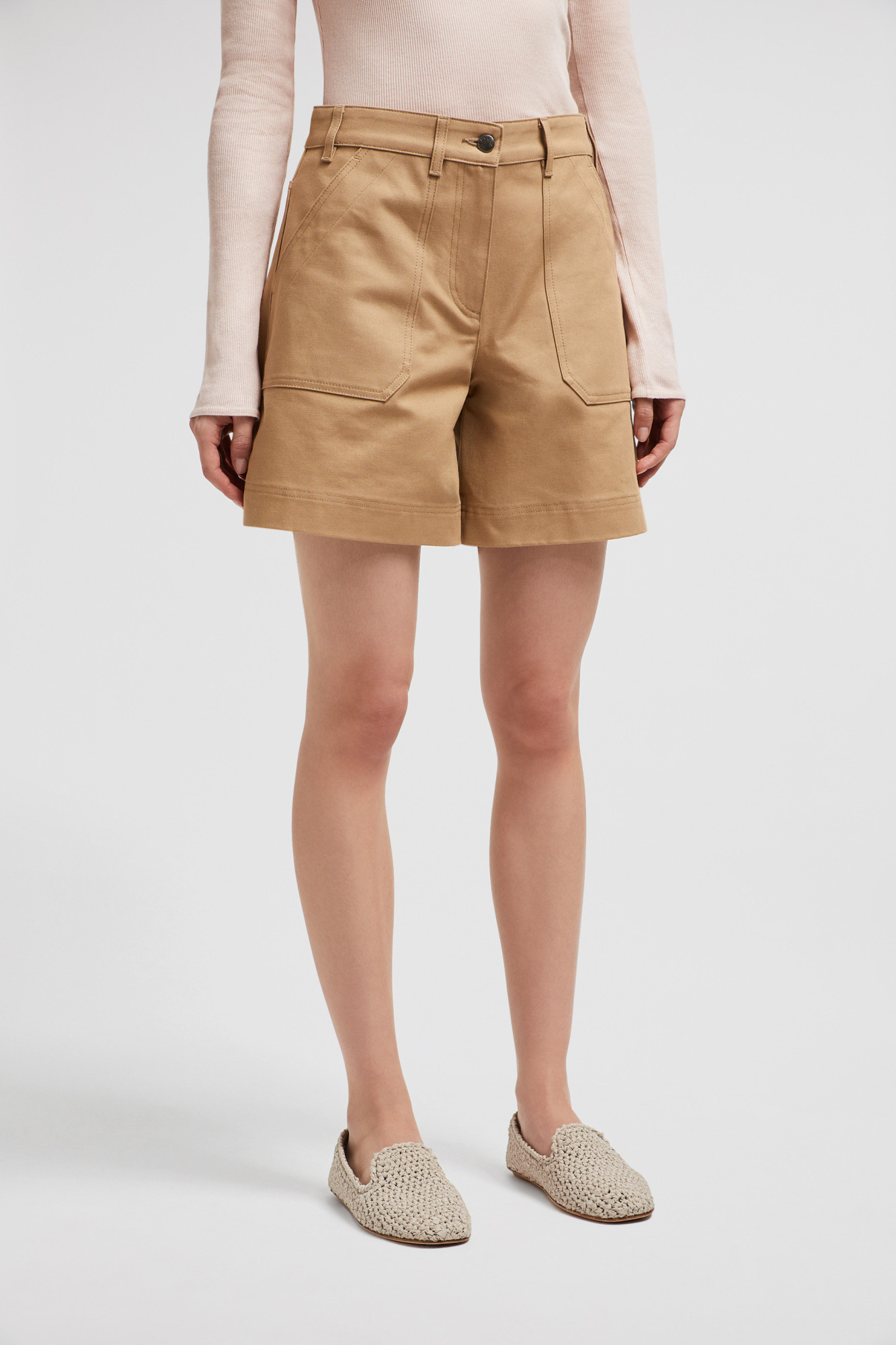 Moncler Bermuda En Gabardine De Coton In Brown