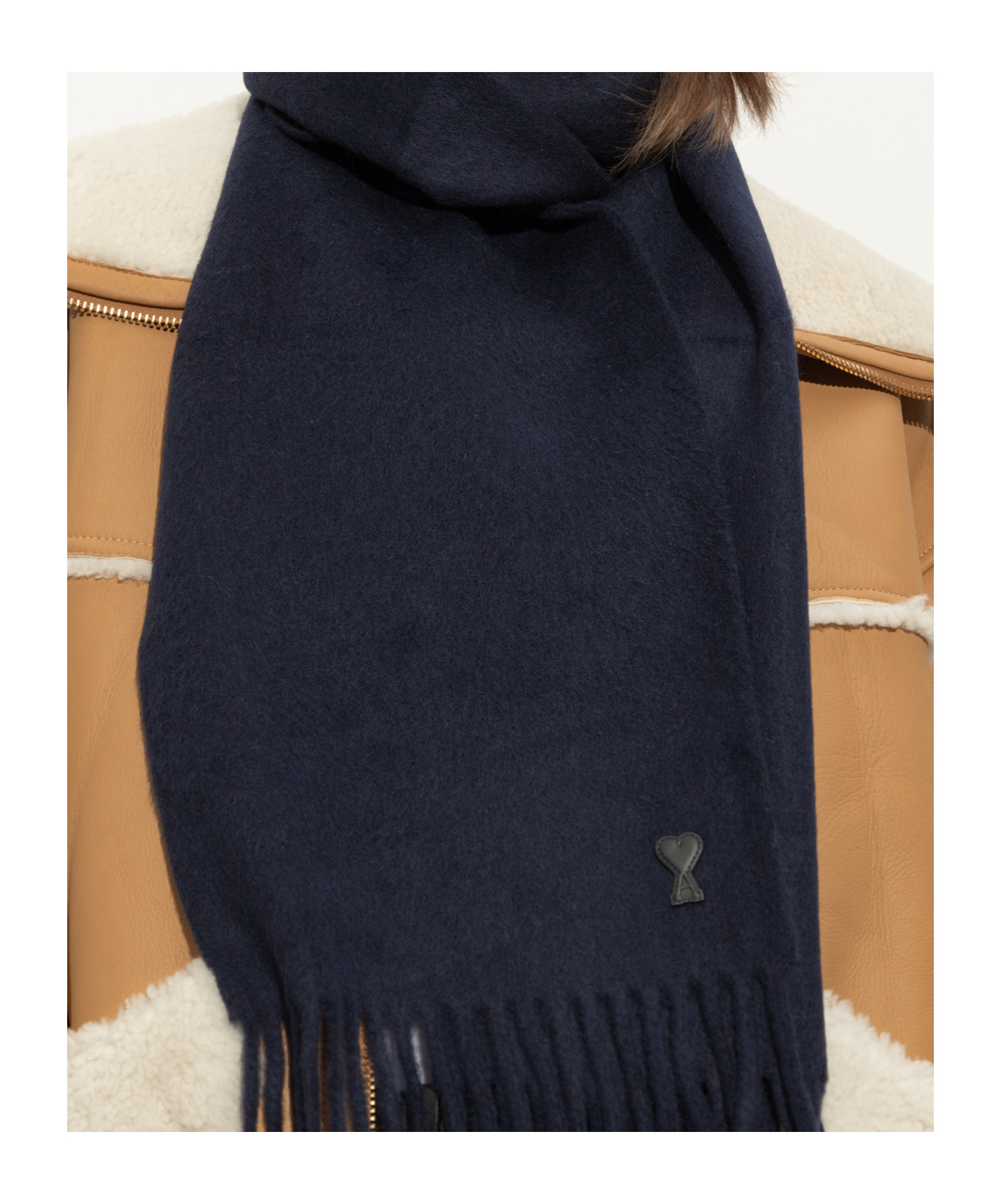 Ami Alexandre Mattiussi Ami Paris Logo Patch Fringed-edge Scarf In Black