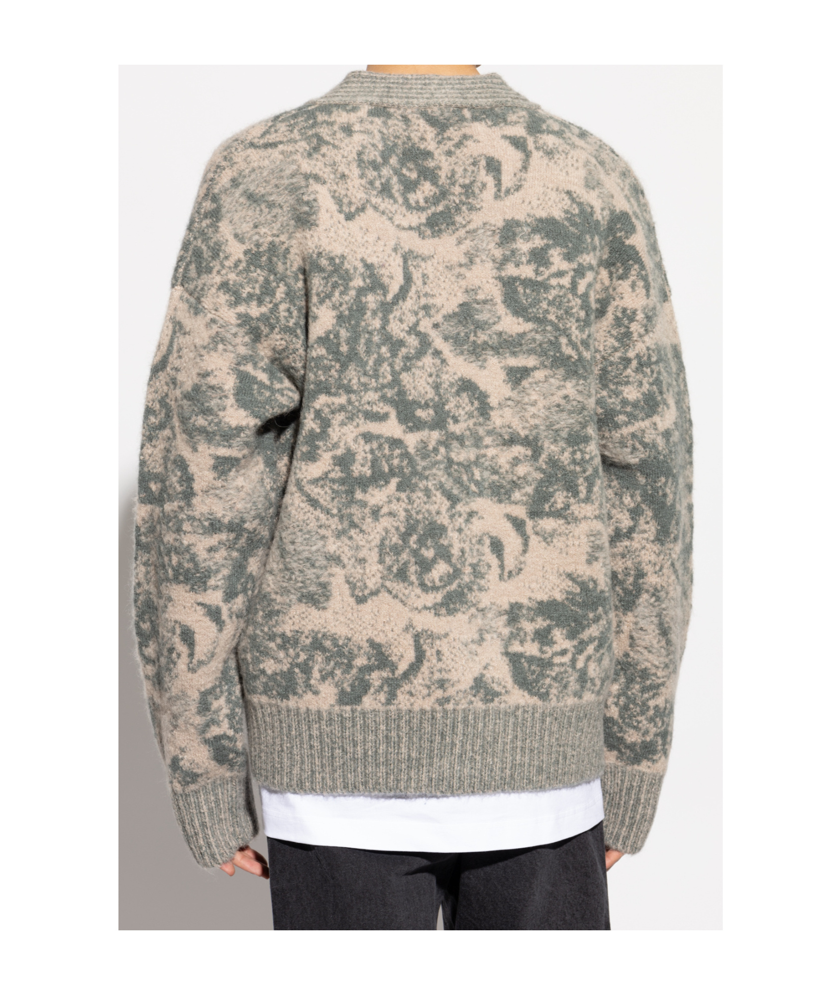 Ami Alexandre Mattiussi Ami Paris Jacquard V-neck Buttoned Cardigan In Nude