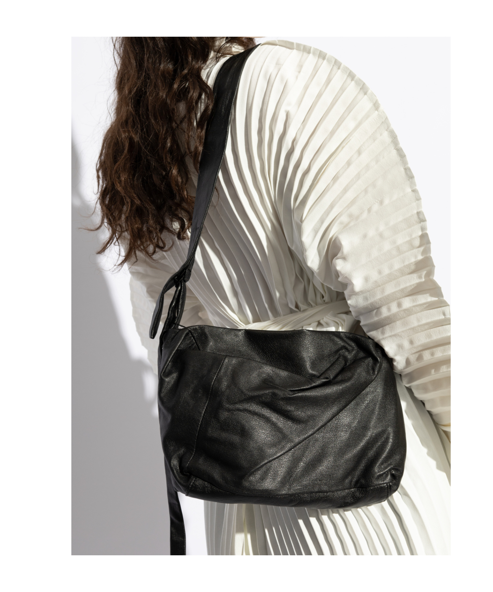 Yohji Yamamoto Asymmetric Shoulder Bag In Black
