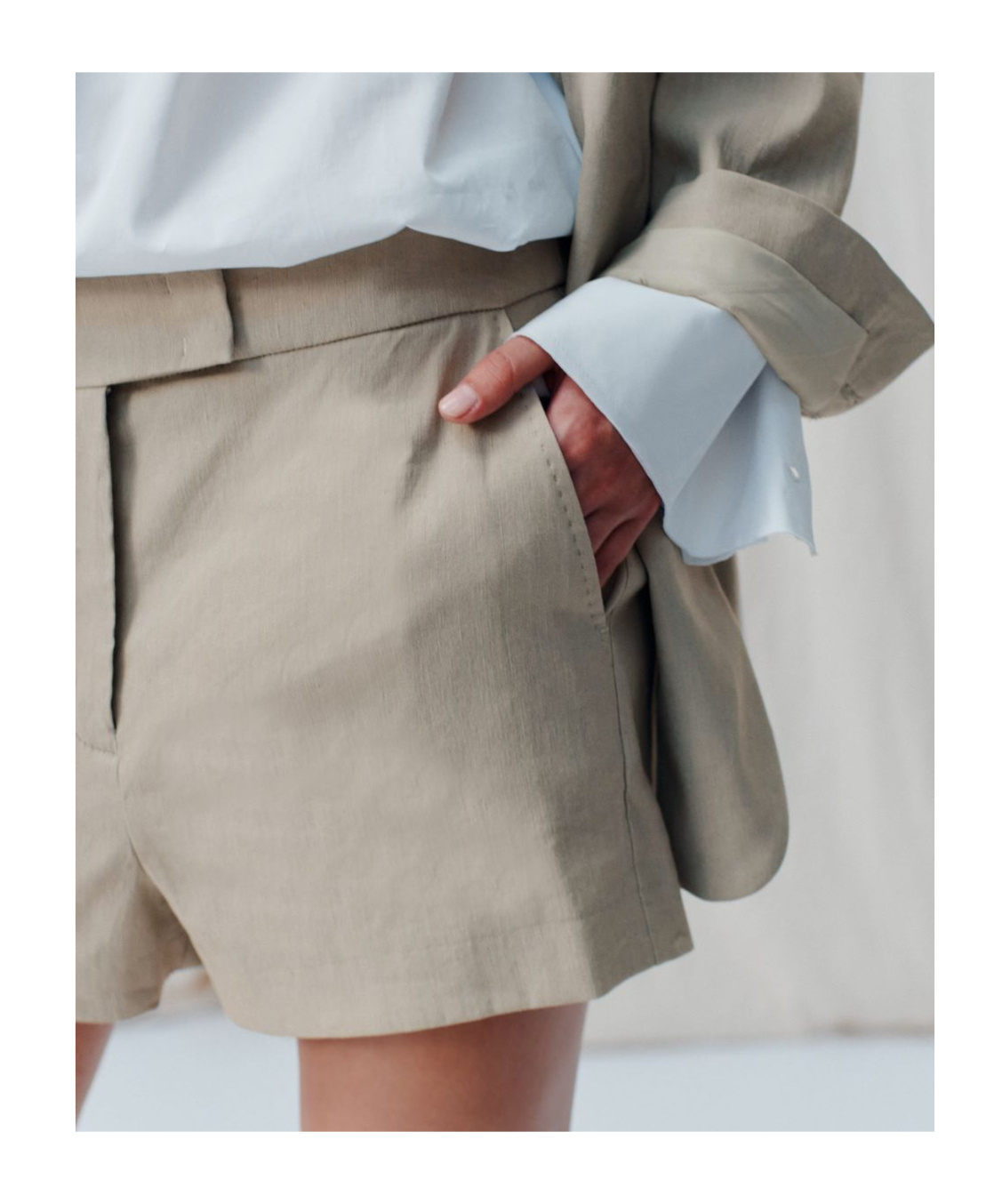 Marella Belt Loops Shorts In Sand-colored