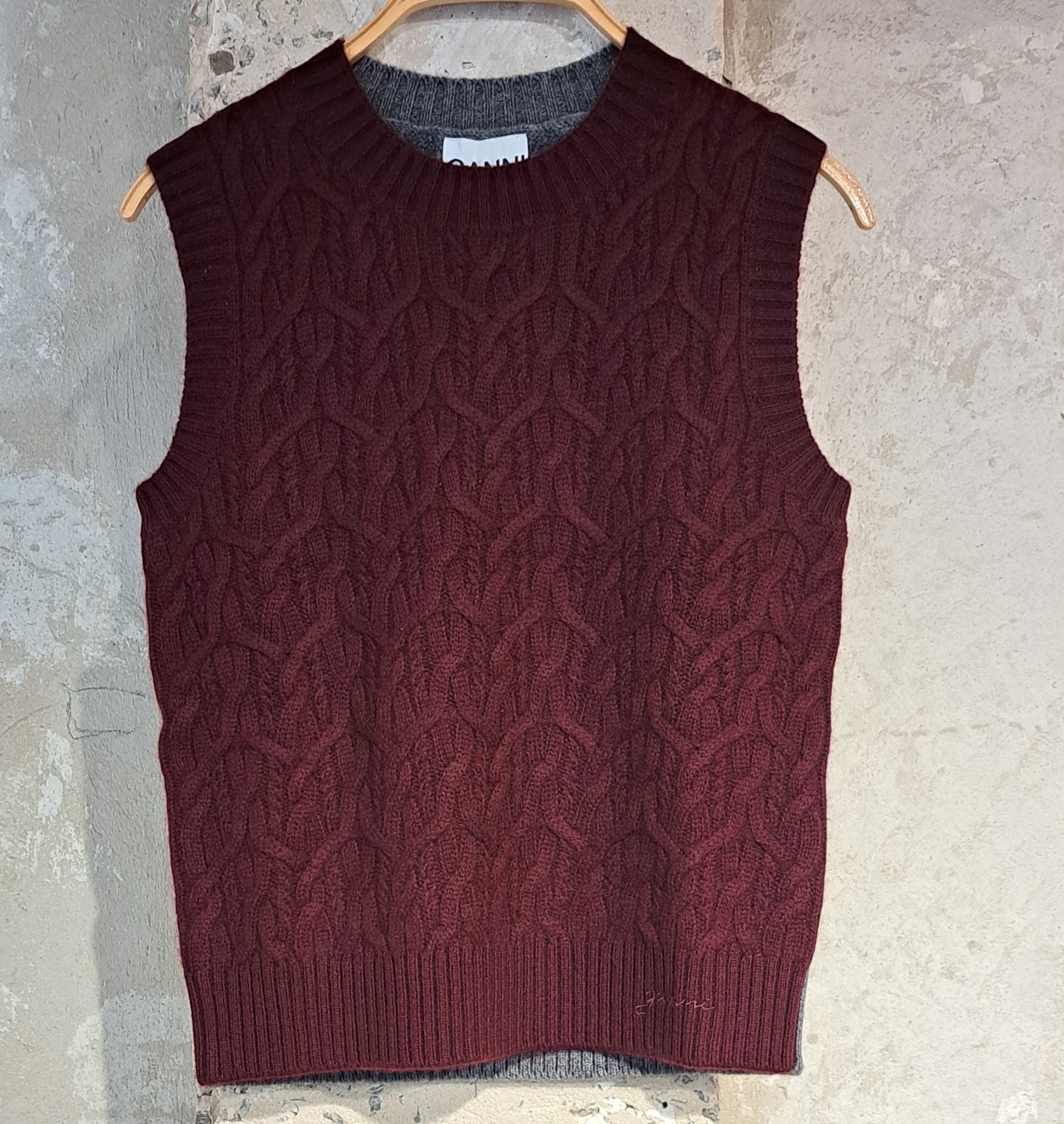 Ganni Sleeveless Sweater Vest In Red