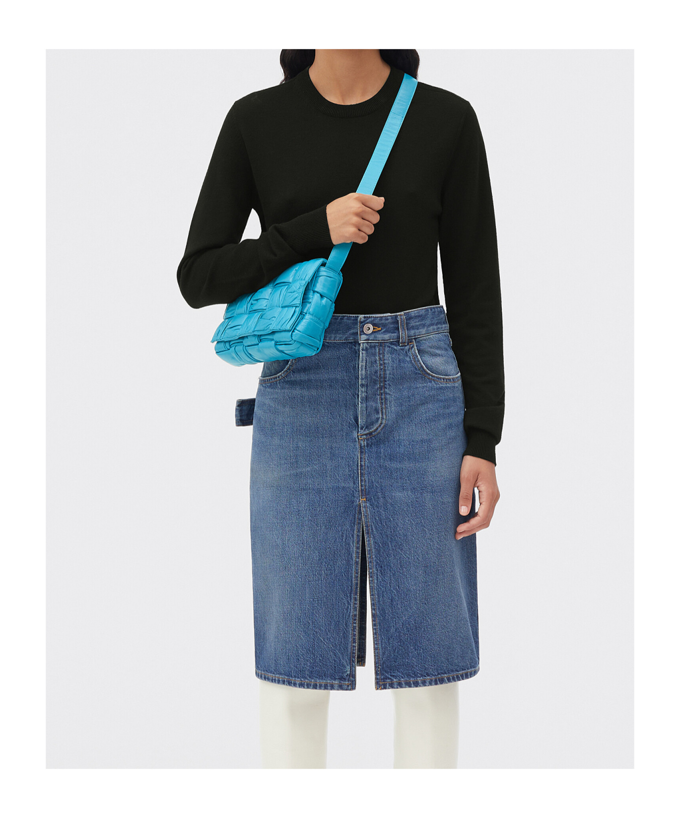 Bottega Veneta Cassette Leather Crossbody Bag In Blue