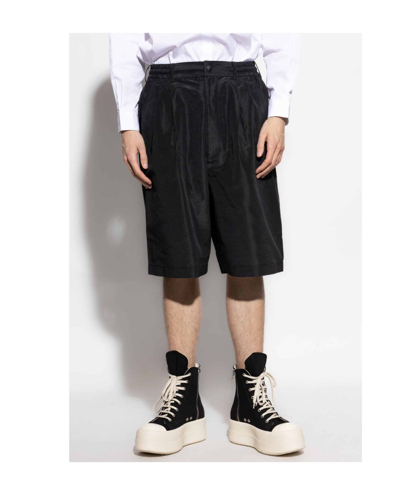 Comme Des Garçons Elastic Waist Shorts In Black