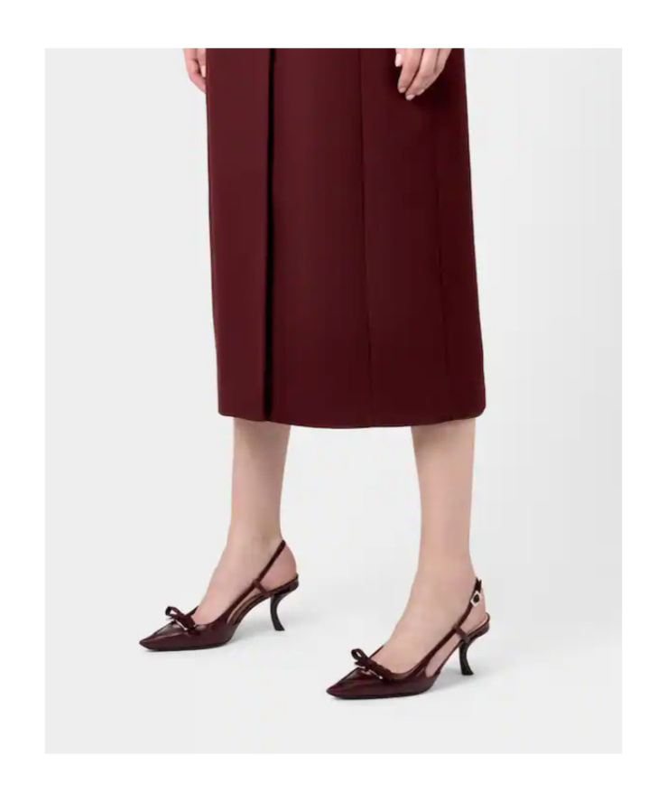 Roger Vivier Virgule Slingback Pumps In Leather In Burgundy