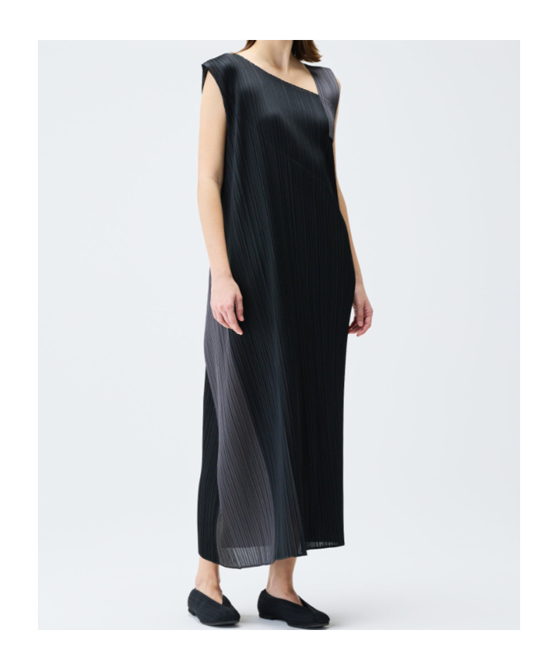 Issey Miyake Contrast Panel Pleated Midi Dress In Black
