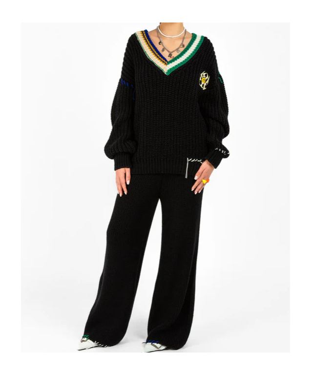 Barrow V-neck Knitted Sweater In Black