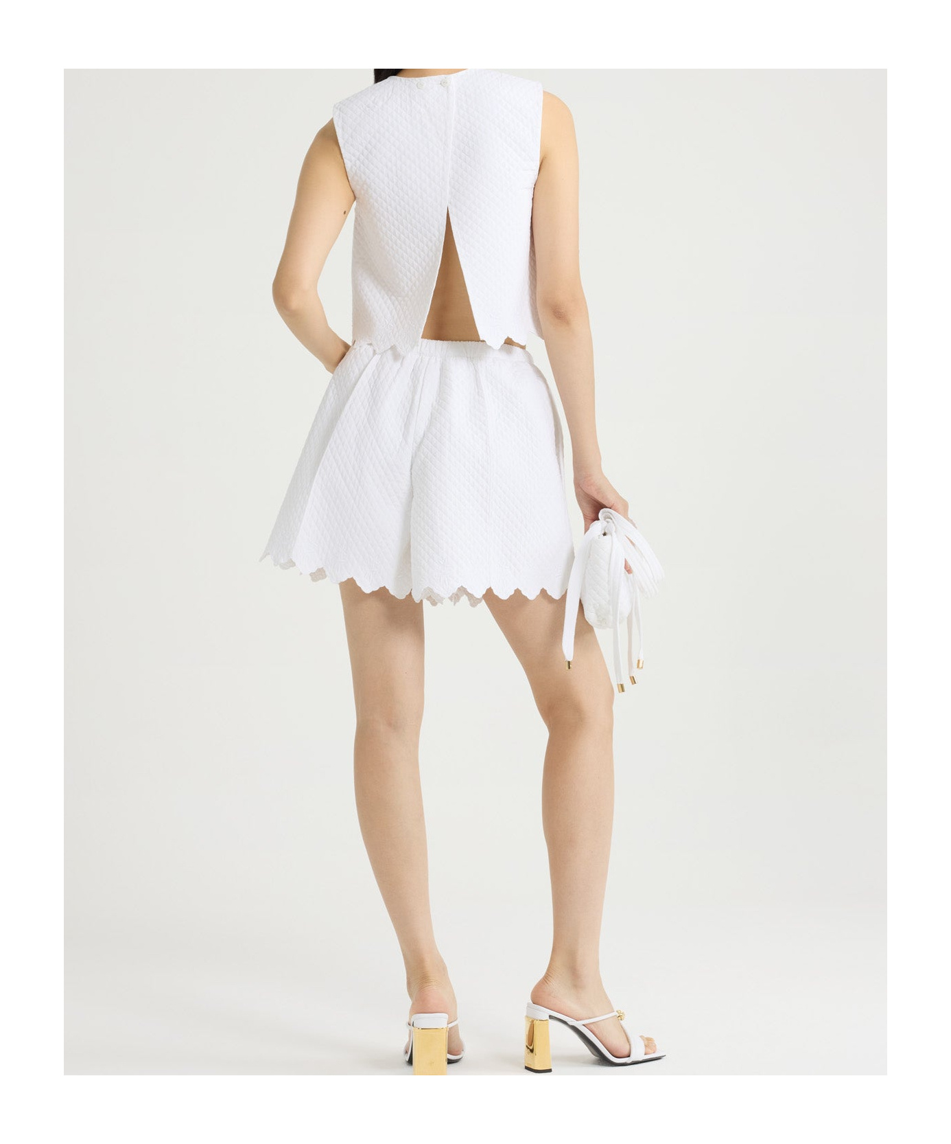 Patou Summer Shorts In Quilted Sustainable Viscose Blend In White