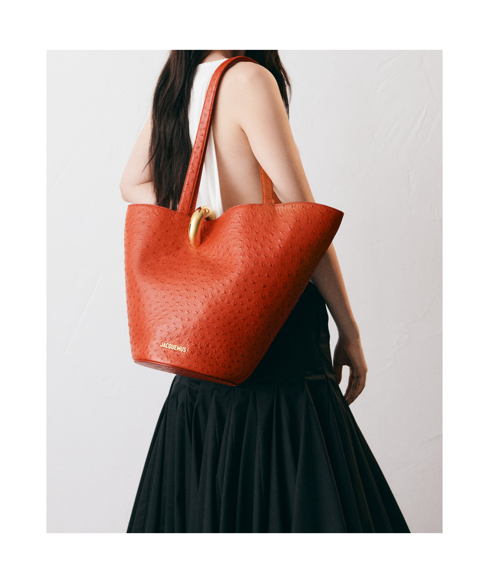 Jacquemus Medium Asymmetrical Bucket Bag In Red