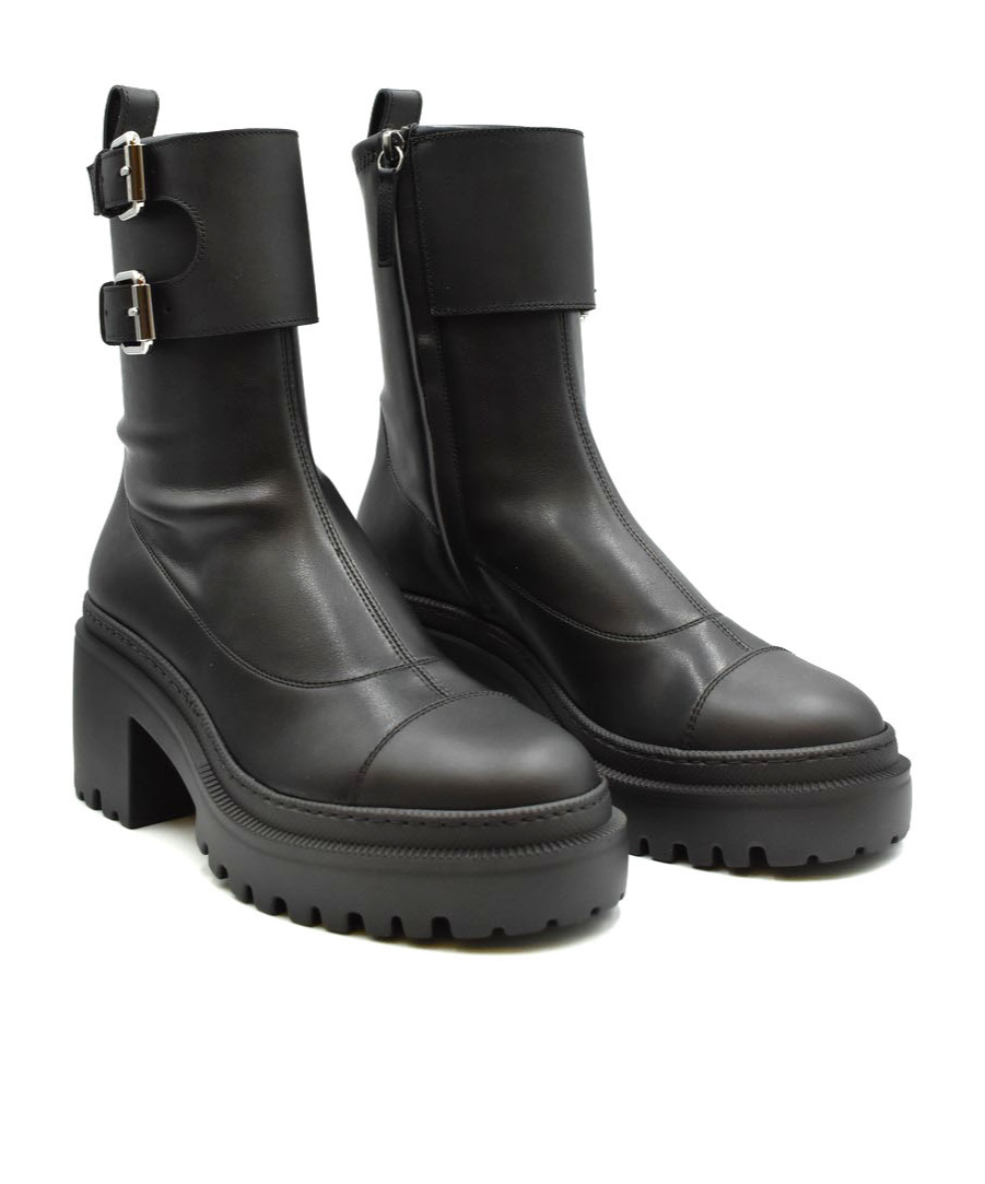 Shop Giuseppe Zanotti Round-head Short Boots In Black