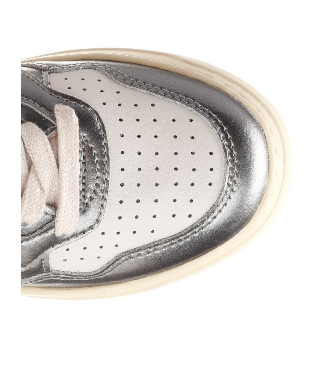 Shop Autry Medalist Leather Sneakers In Nude