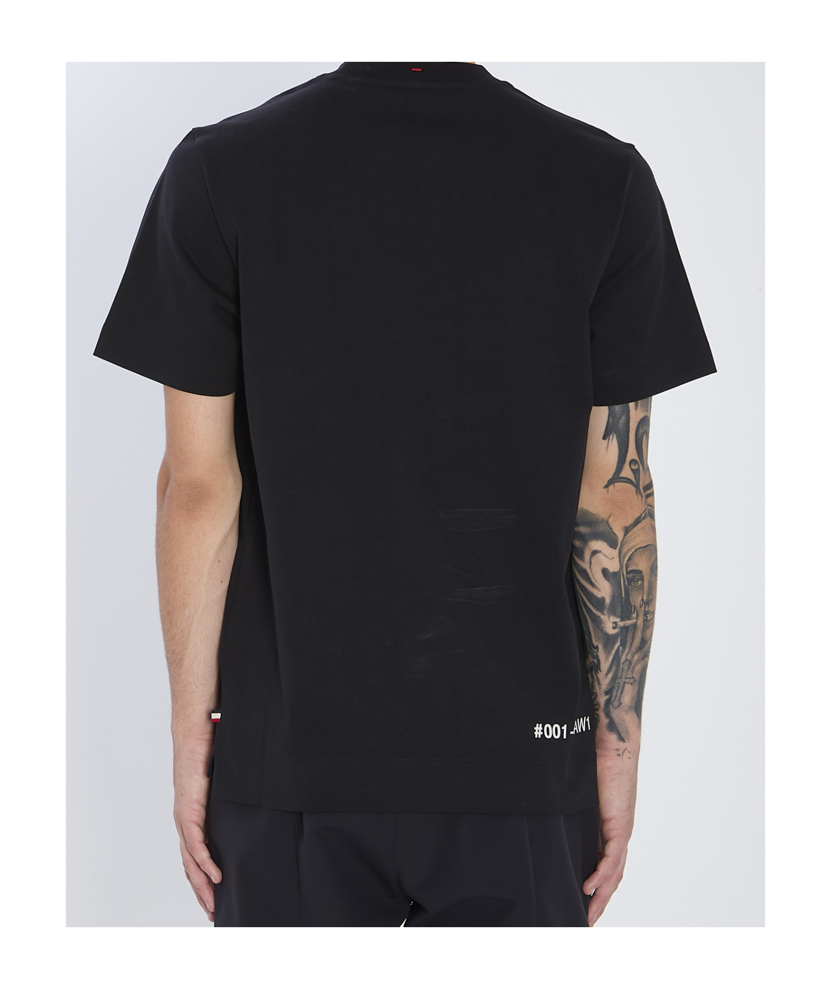 Moncler Crew Neck Short Sleeve Straight Hem T-shirt In Black