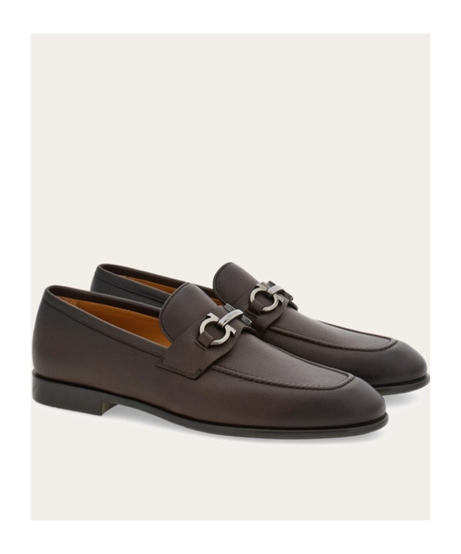 Ferragamo Foster Gancini Loafers In Hammered Leather In Black