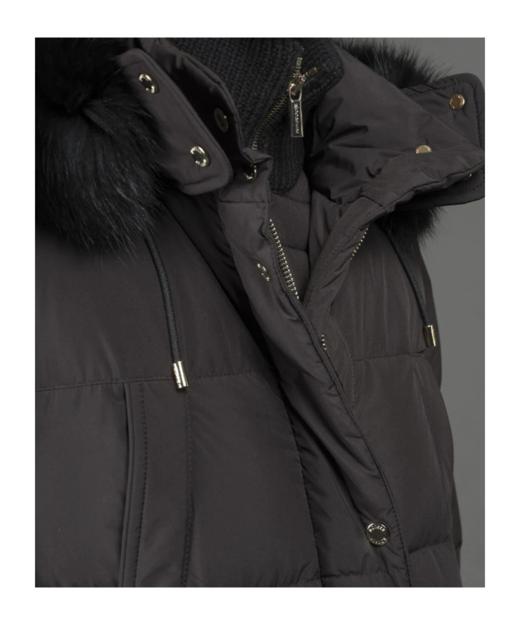 Moorer Hooded Technical Coat In Black