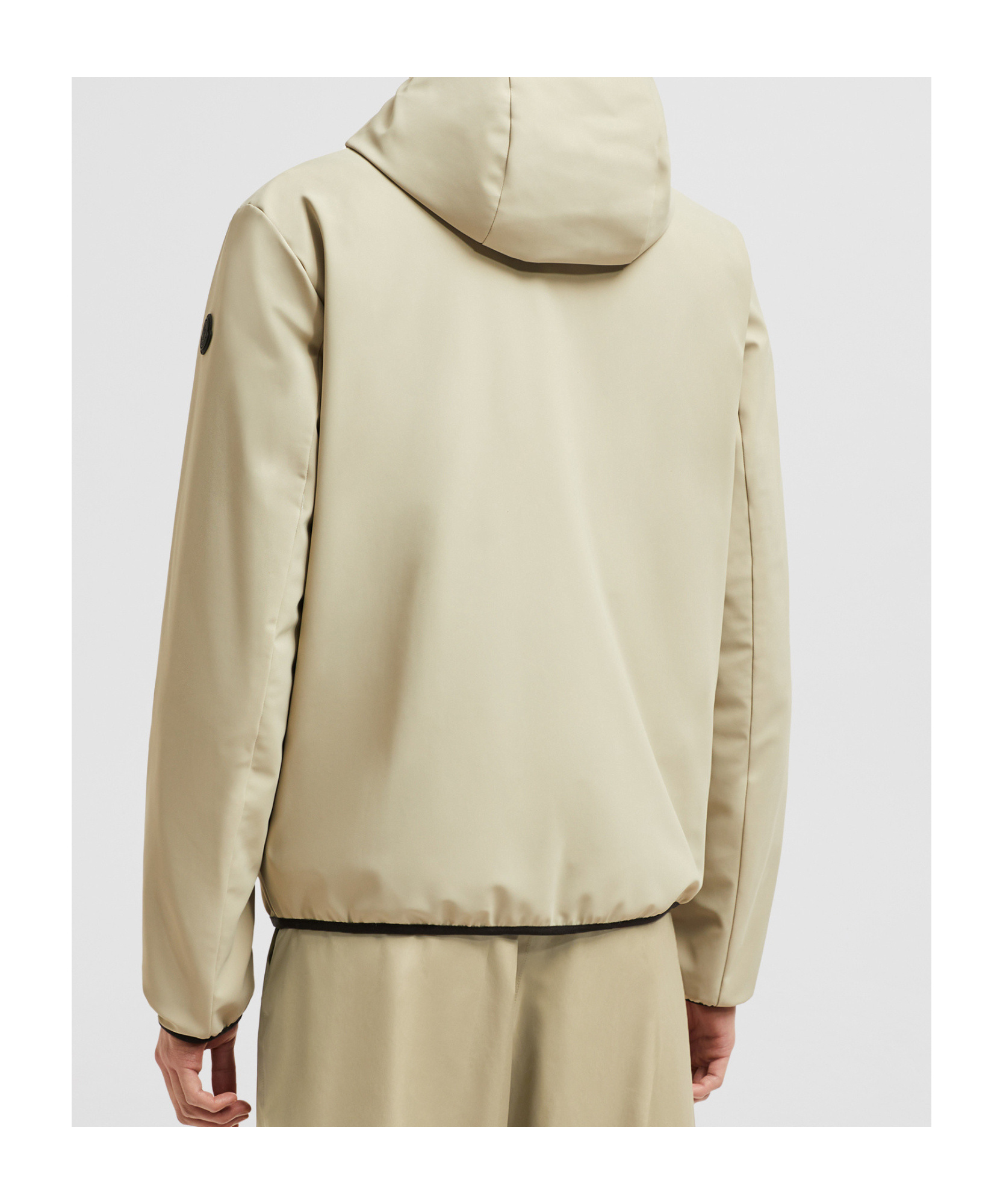 Moncler Doudoune Courte Chalves À Capuche In Nude