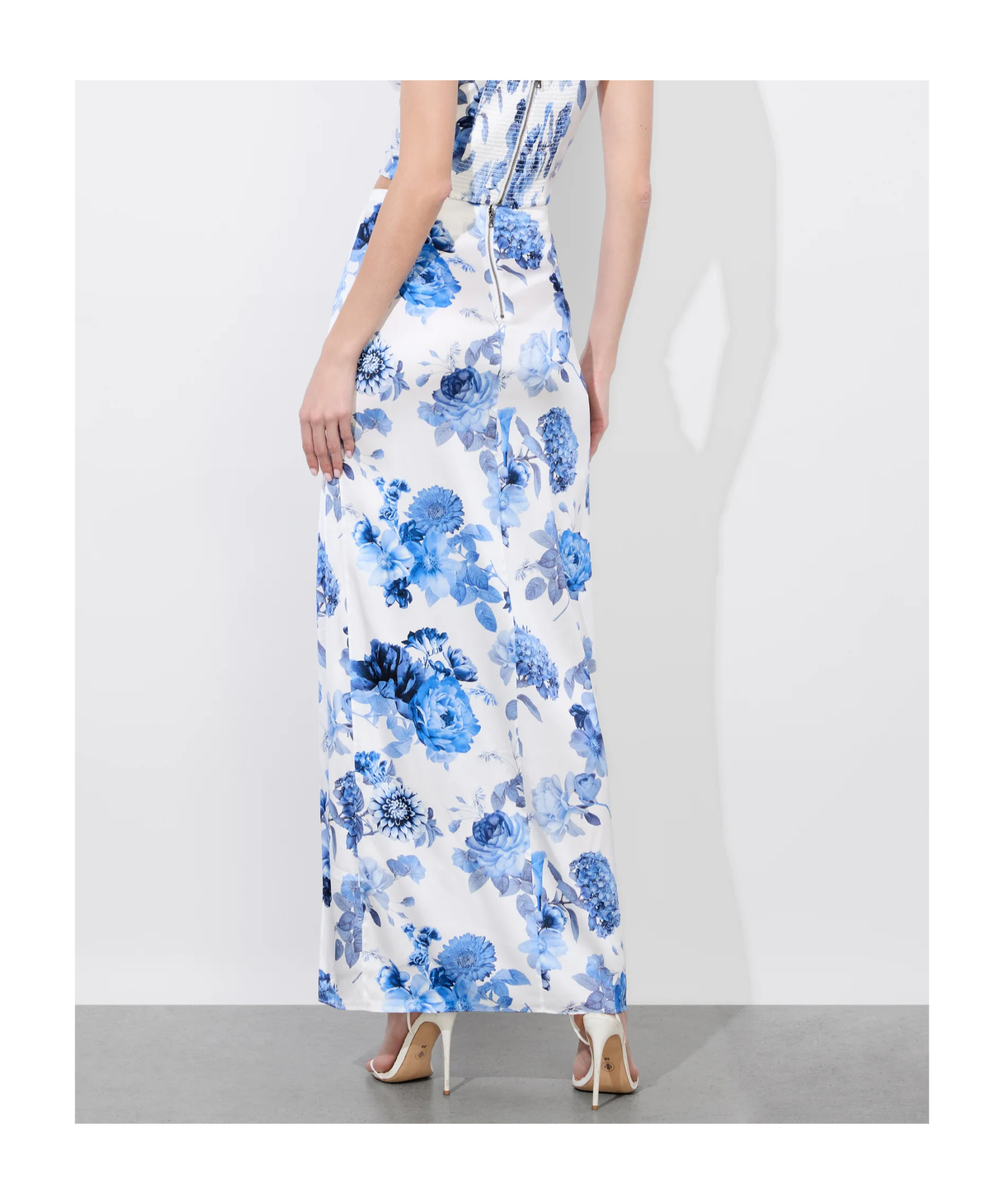 Alice And Olivia Stephine Printed Long Skirt In Multi