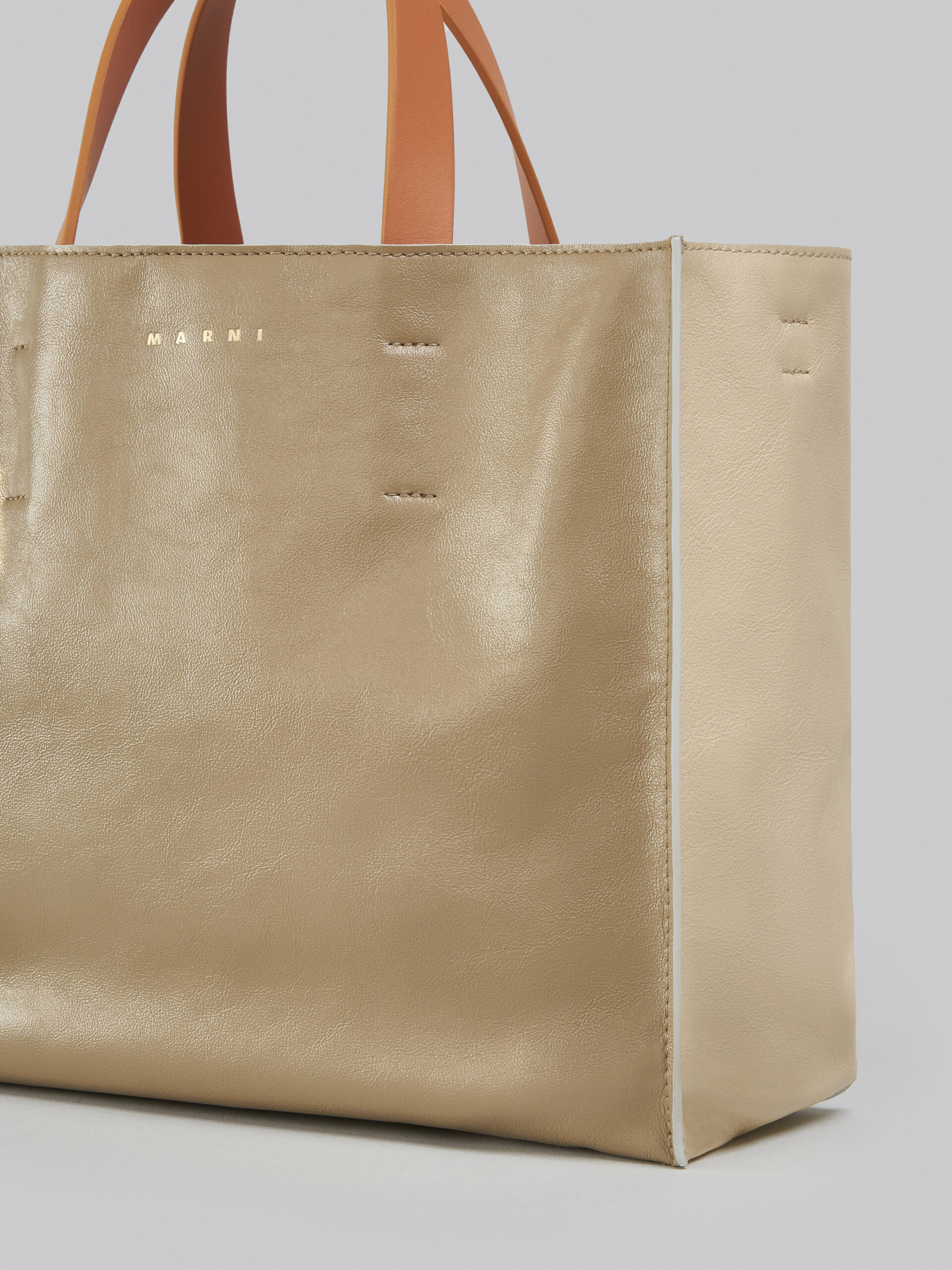 Marni Logo Print Leather Shoulder Bag In Nude