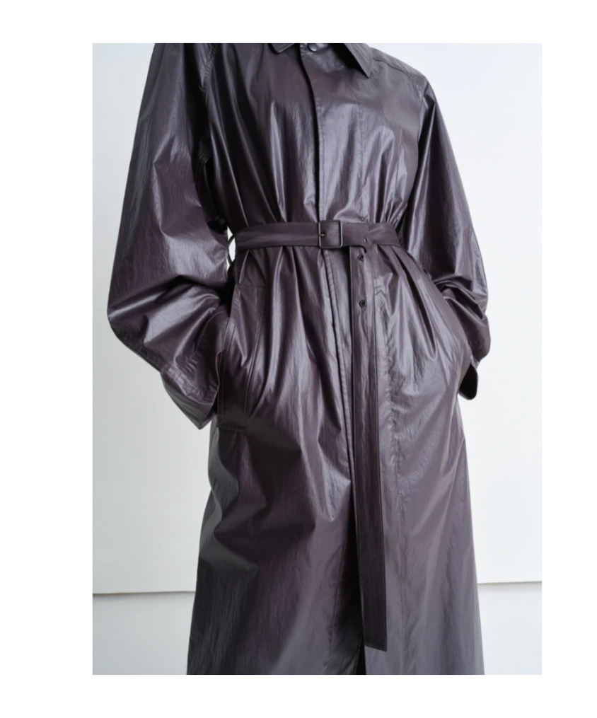 Lemaire Light Belted Coat In Gray-black