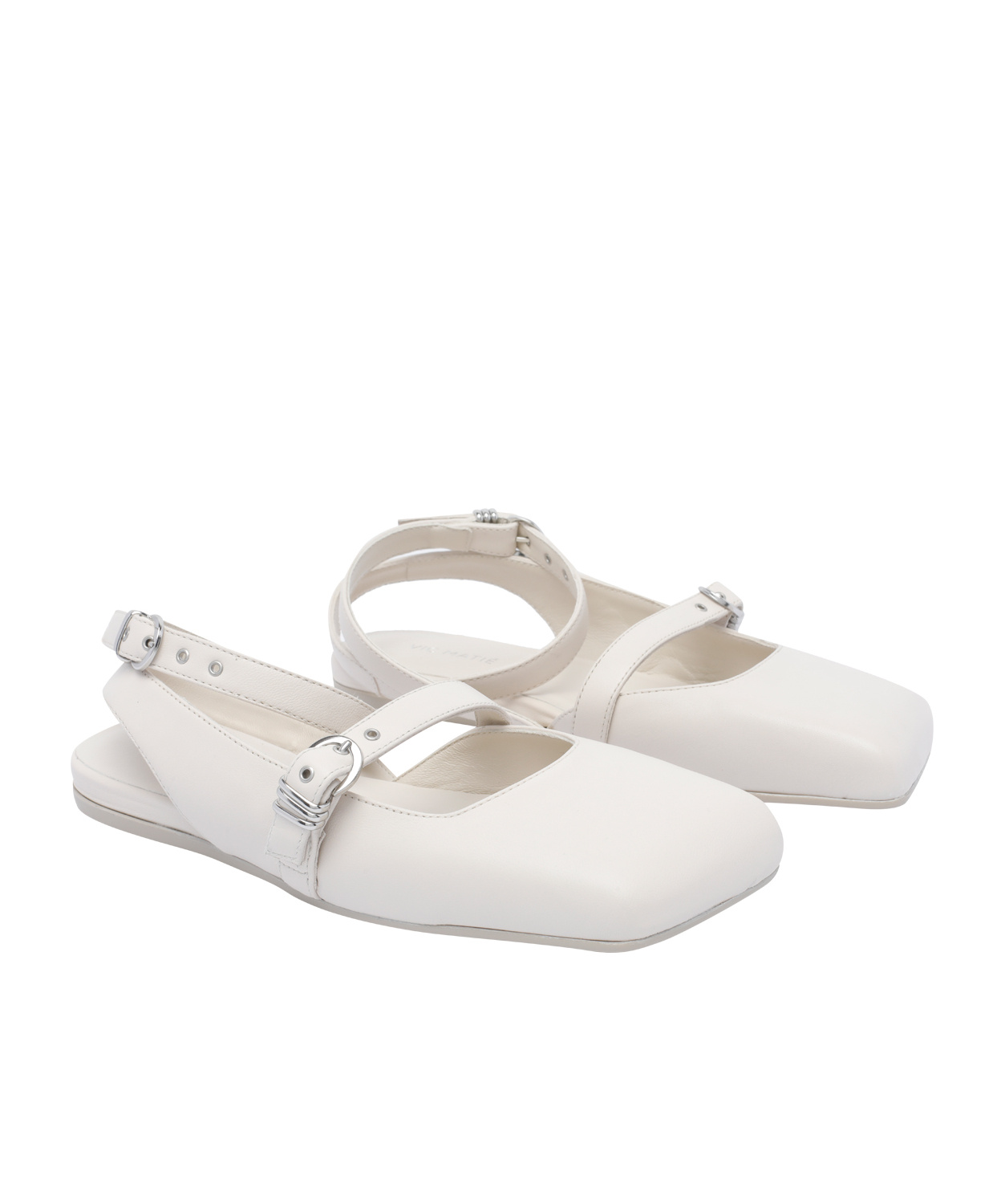 Vic Matie Chanel Low White Leather In White