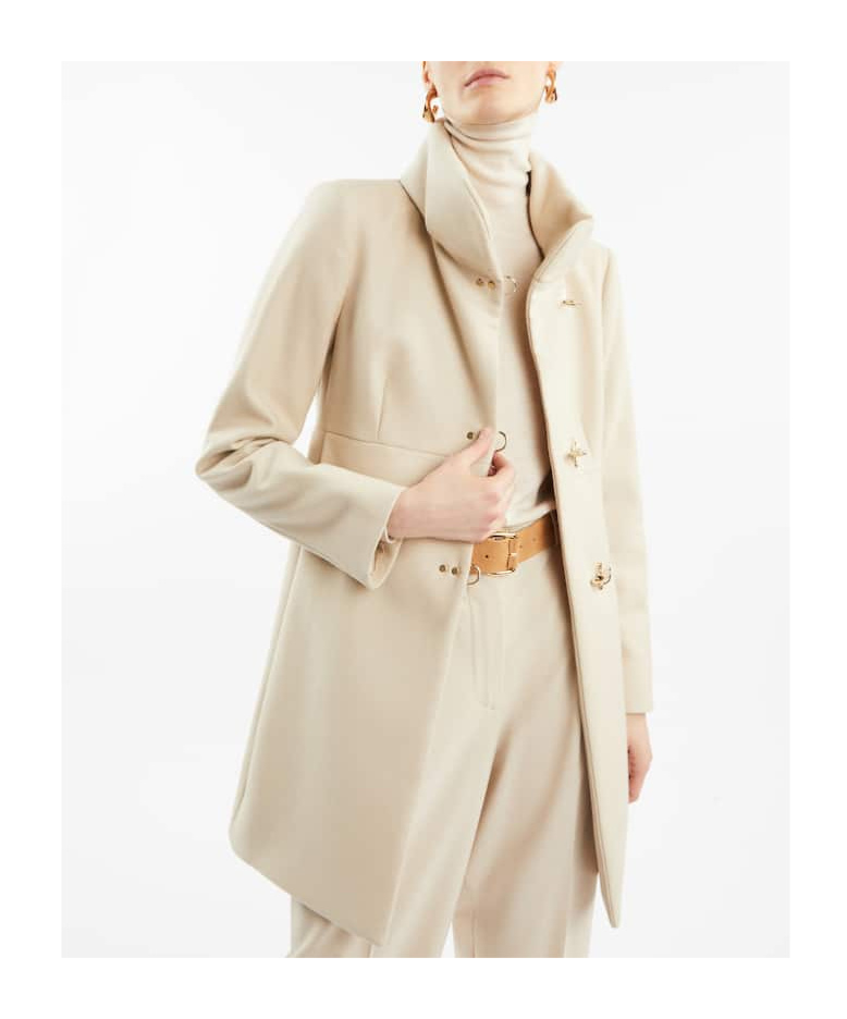 Fay Coats In Nude
