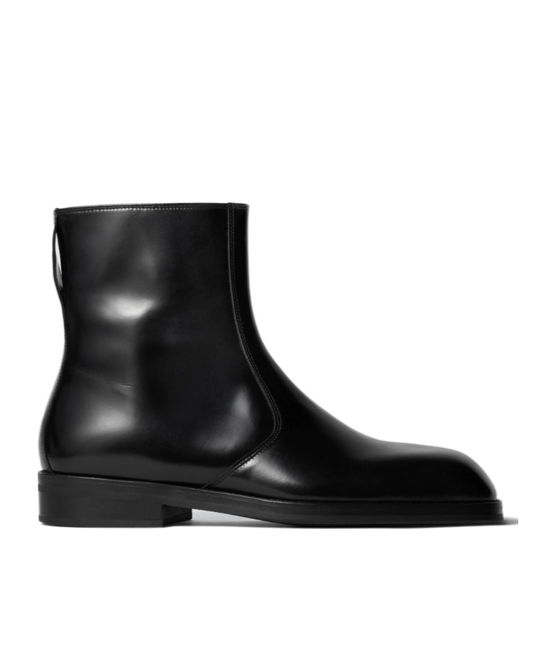 Lemaire Square-toe Boots In Black