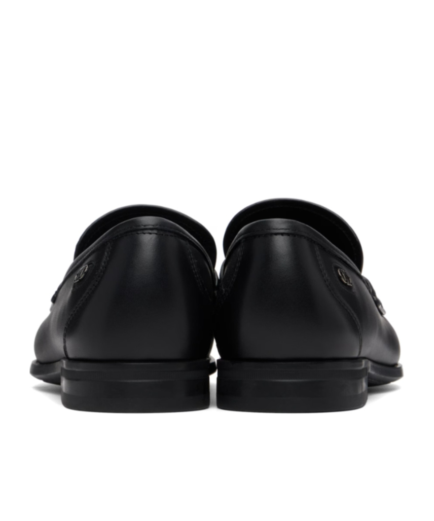 Ferragamo Round Toe Mini Gancini Buckle Loafers In Black