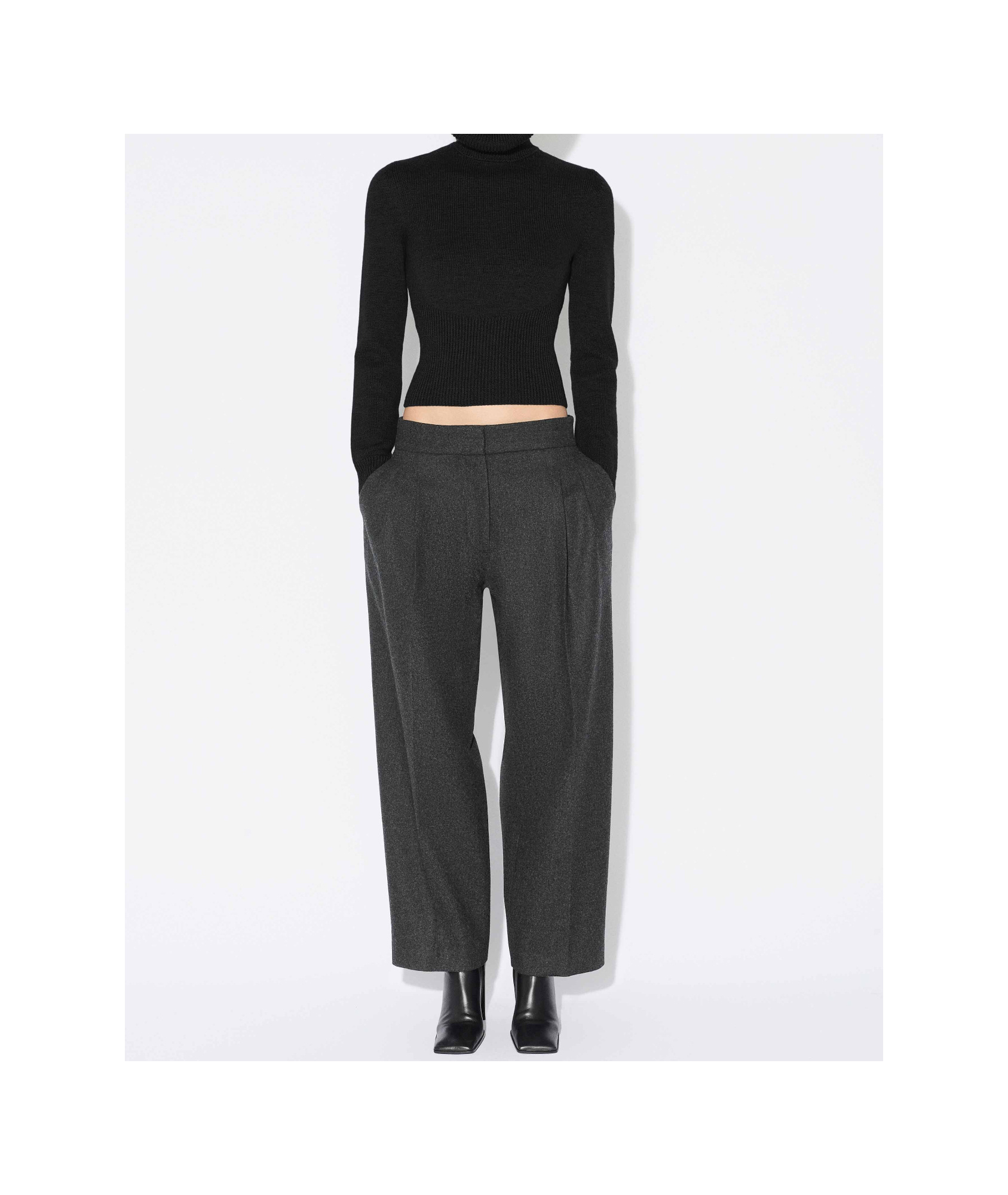 Alaïa Low-rise Casual Pants In Gray