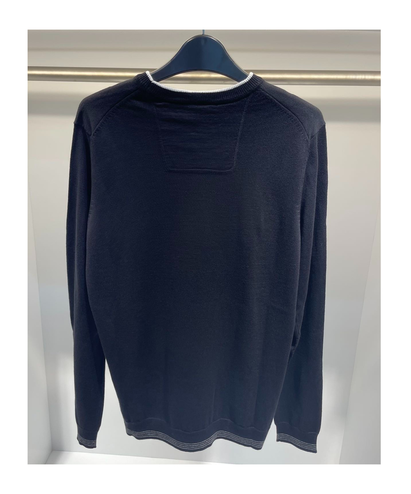 HUGO BOSS ROUND-COLLAR AND LONG-SLEEVED SWEATER