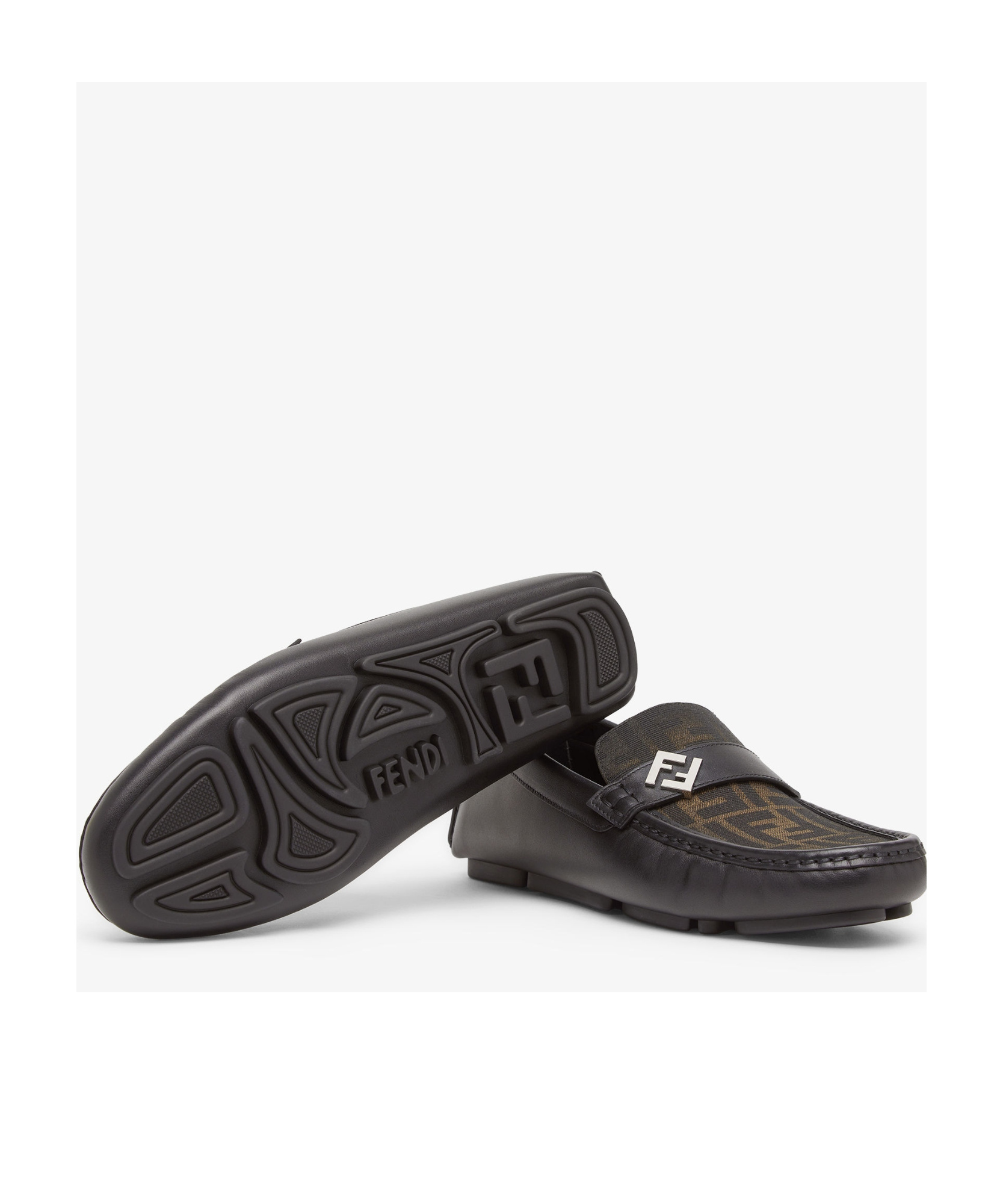 Fendi Round Toe Textured Leather Loafers In Black