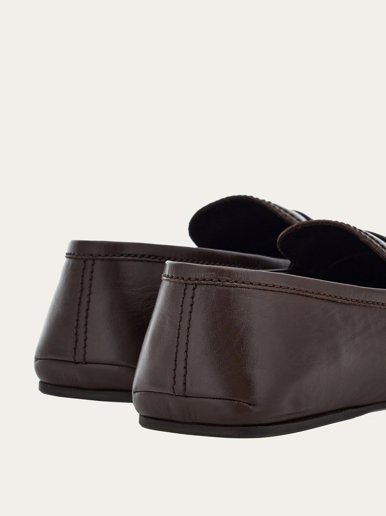 Ferragamo Salvatore  Gancini-plaque Slip-on Loafers In Black