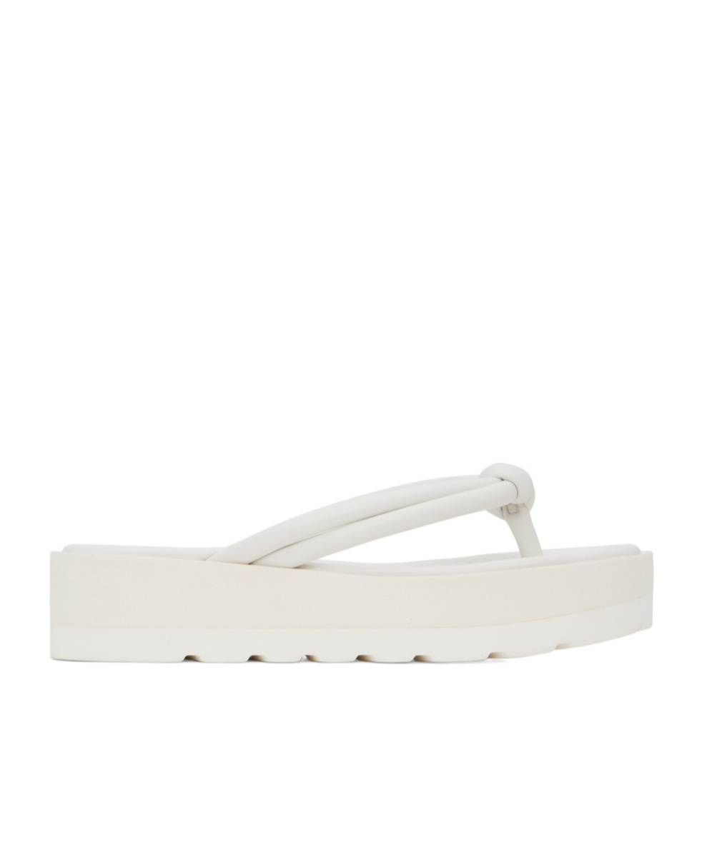 Gianvito Rossi Thick Sole Flat Sandals In White