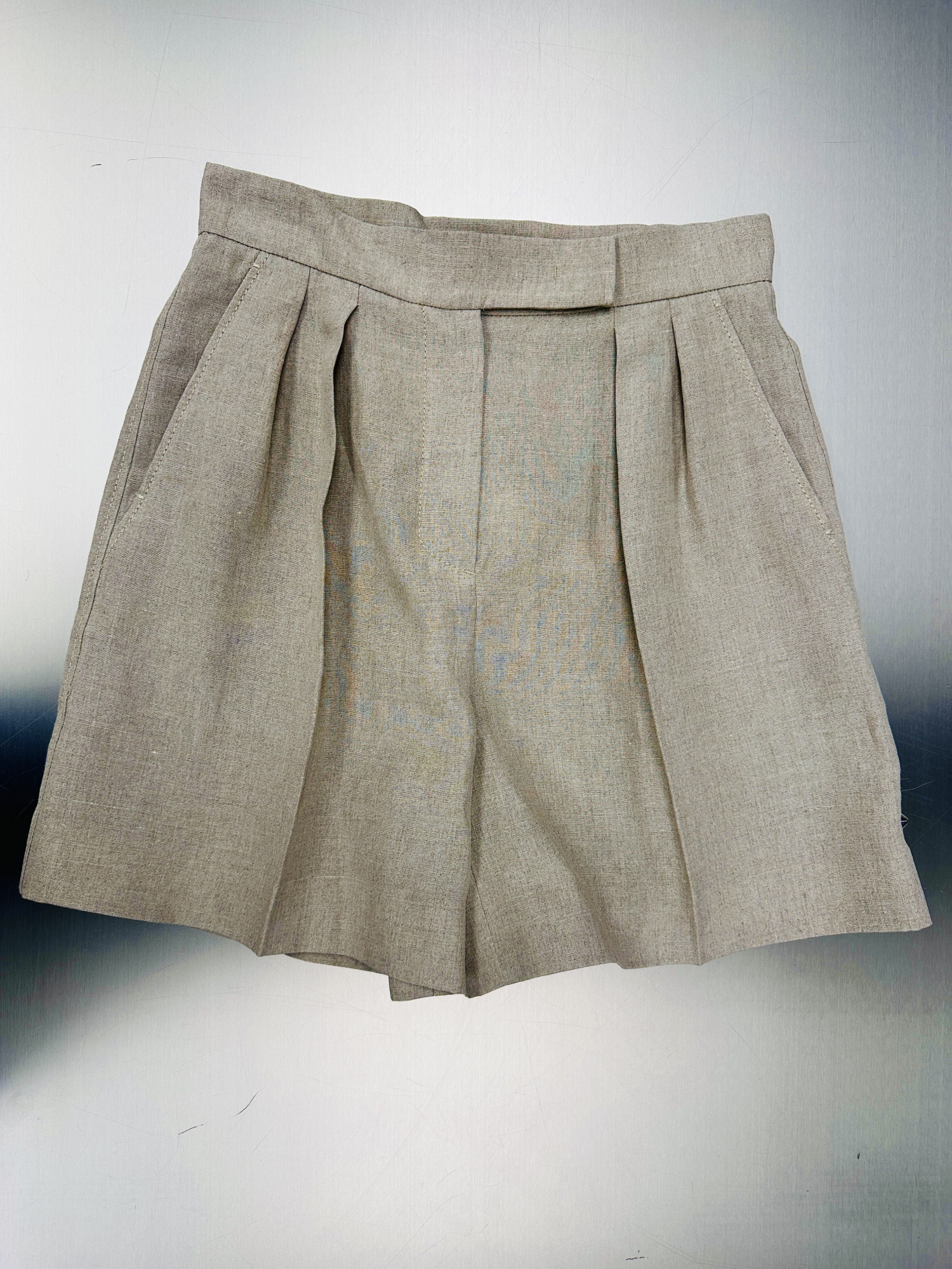 Max Mara Pleated Shorts In Gray
