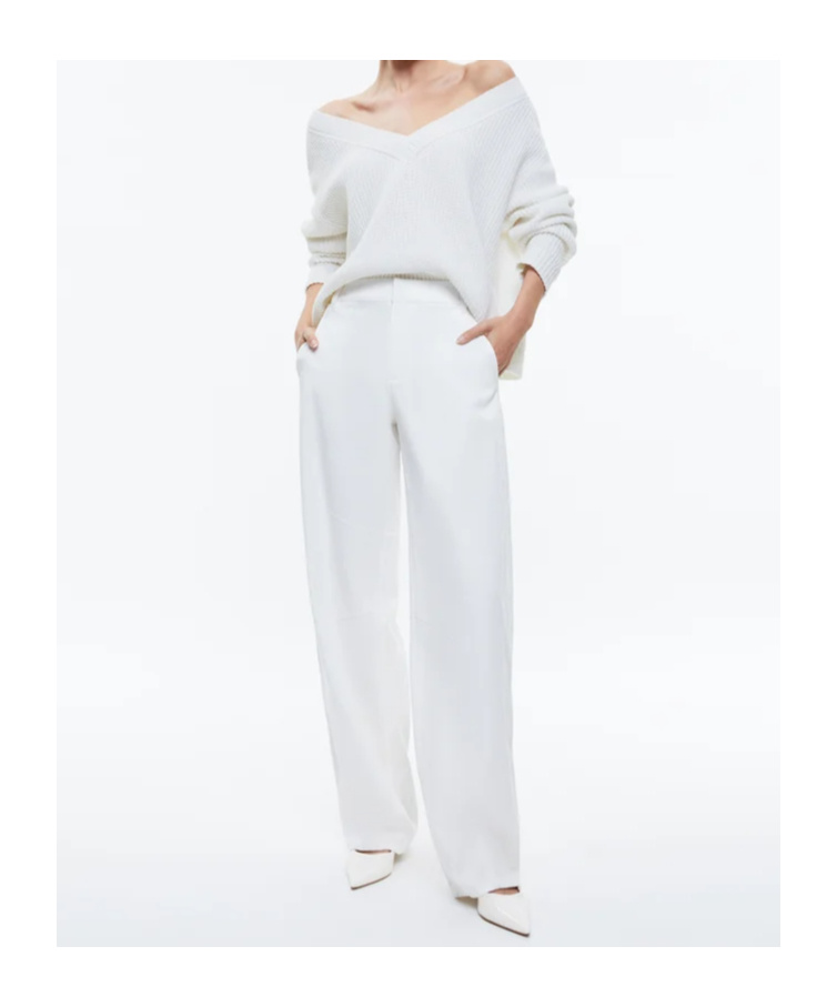 Alice And Olivia Long-sleeved Sweater In Soft White