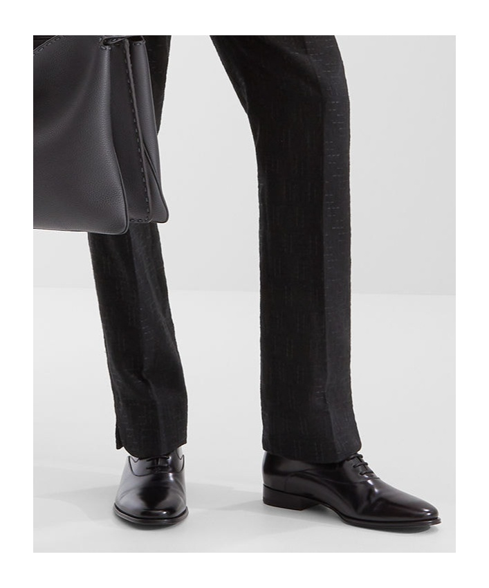 Fendi Calfskin Leather Oxford In Black