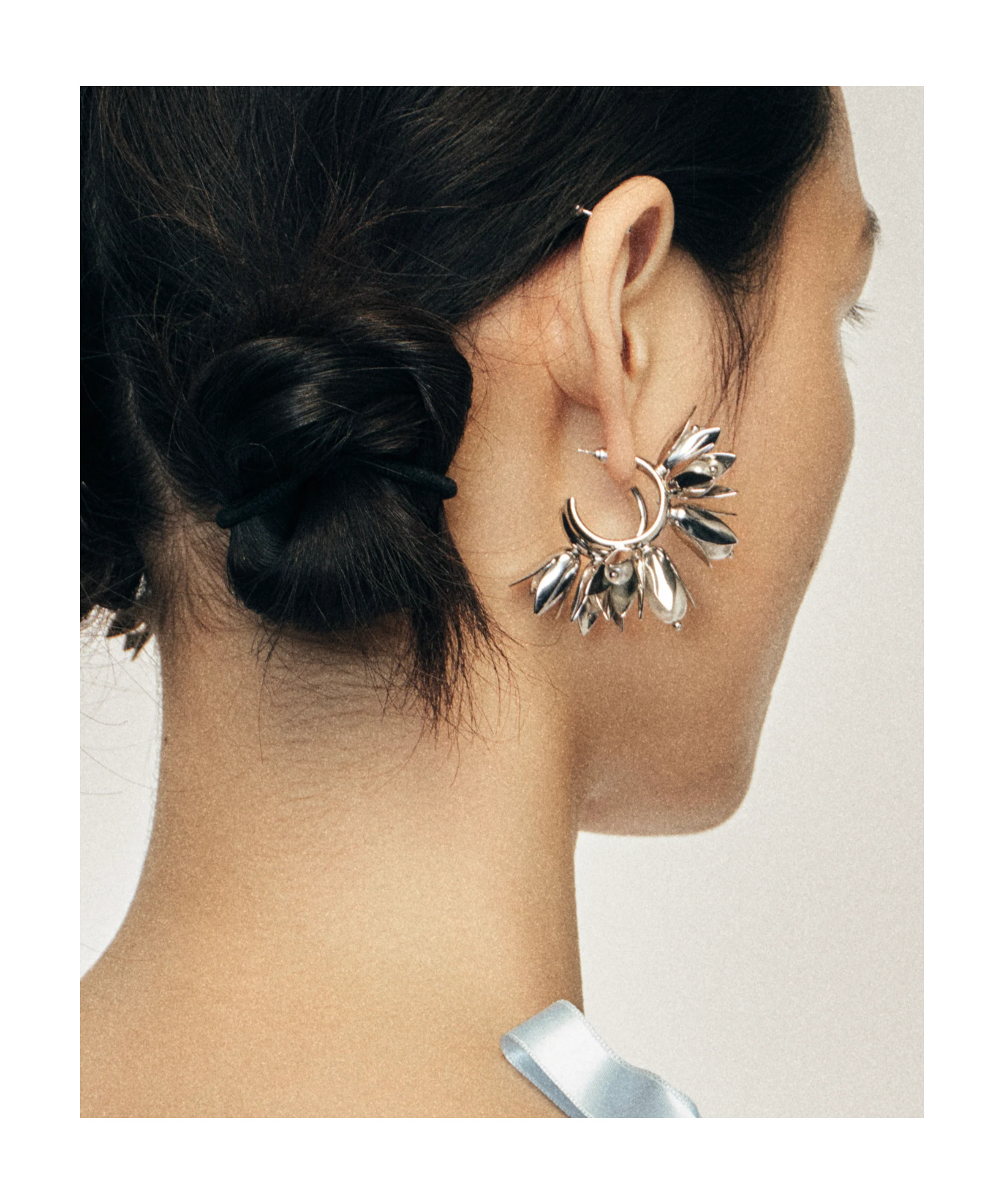 Simone Rocha Embellished Flower Earrings In Metallic