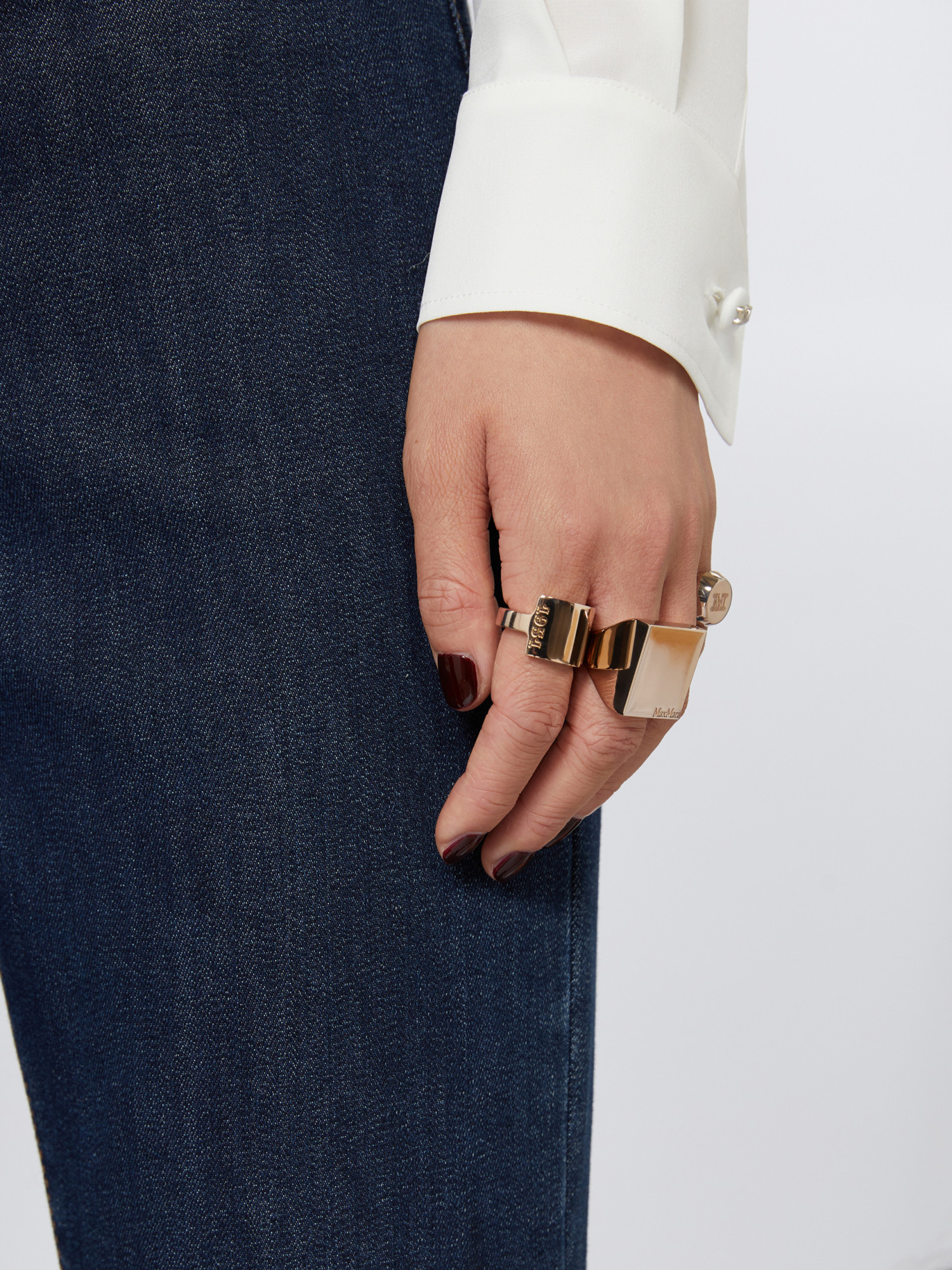 Max Mara Square Ring With Logo In Gold