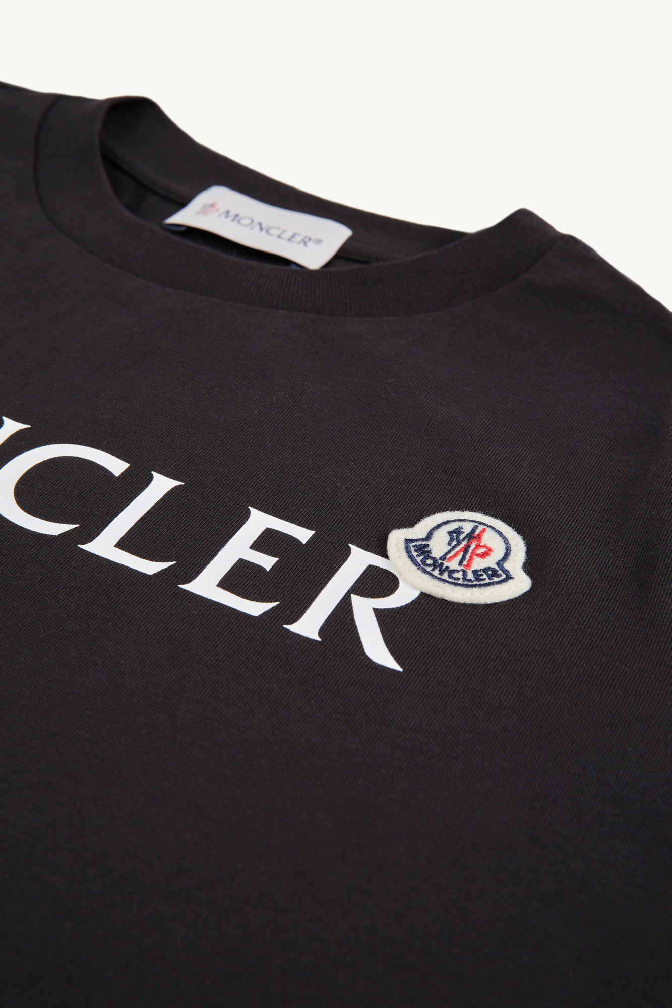 Moncler Enfant Logo Patch Crewneck T-shirt In Black