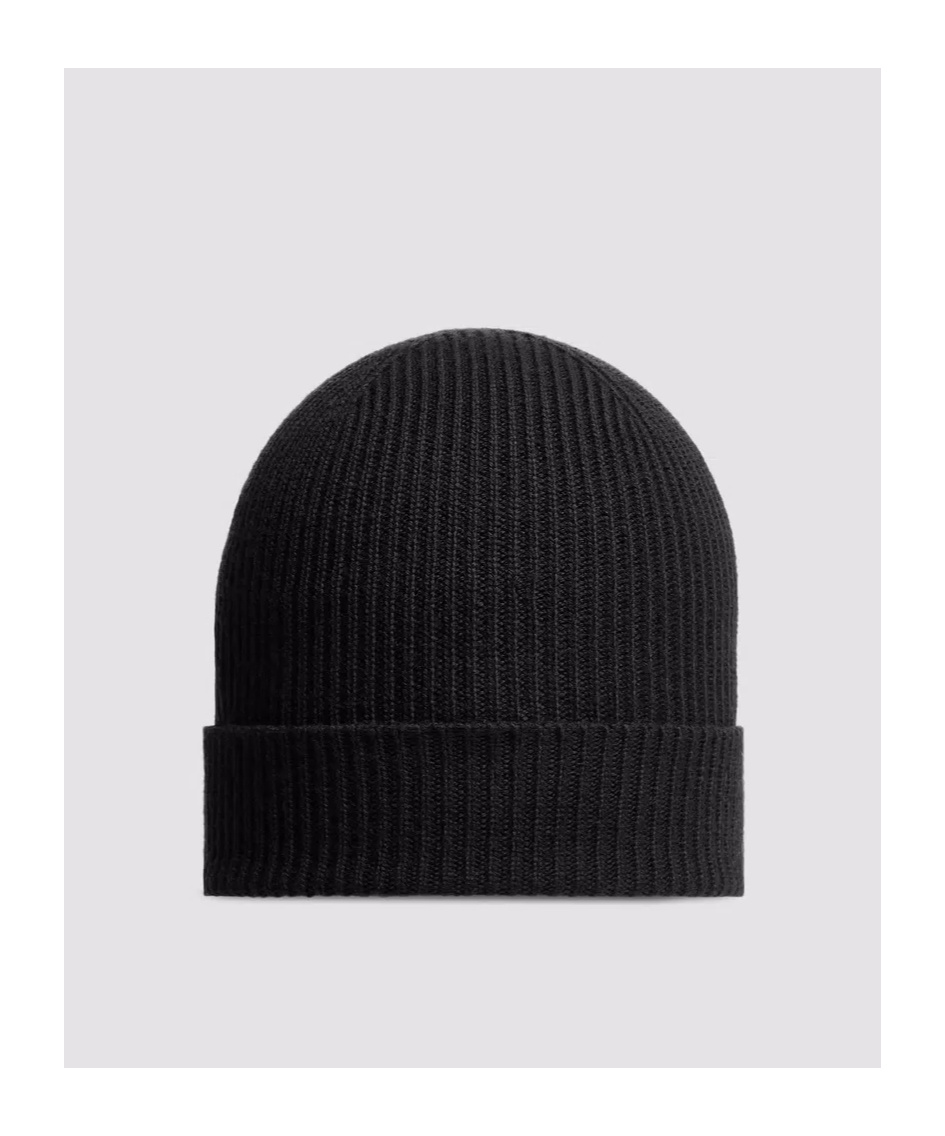 Moncler Logo Patch Beanie In Black