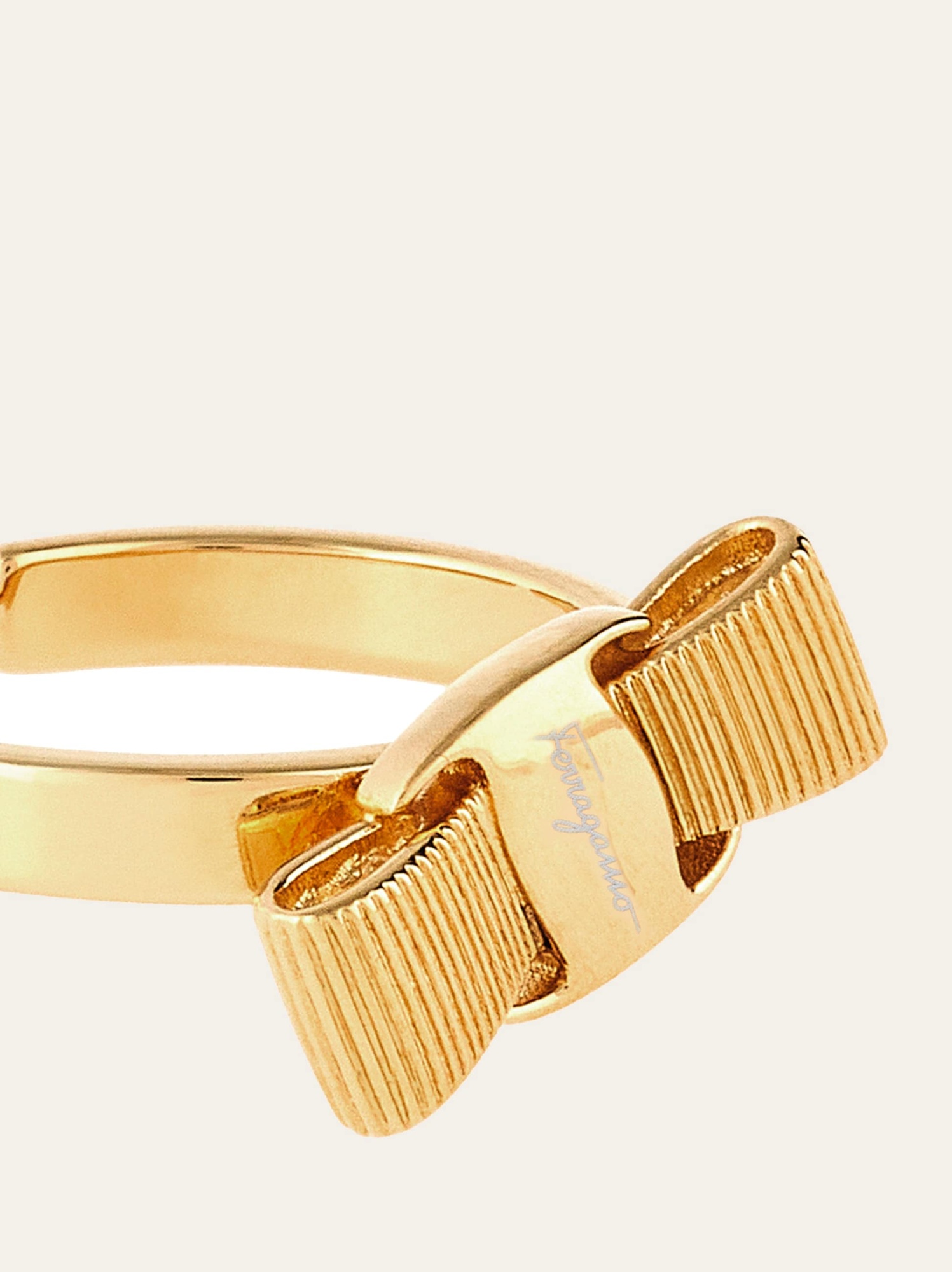 Ferragamo Vara Bow Ring In Yellow