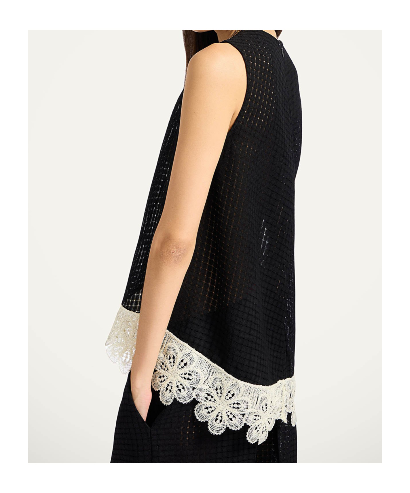 La Doublej La Scala Lace-hem Sleeveless Top In Black