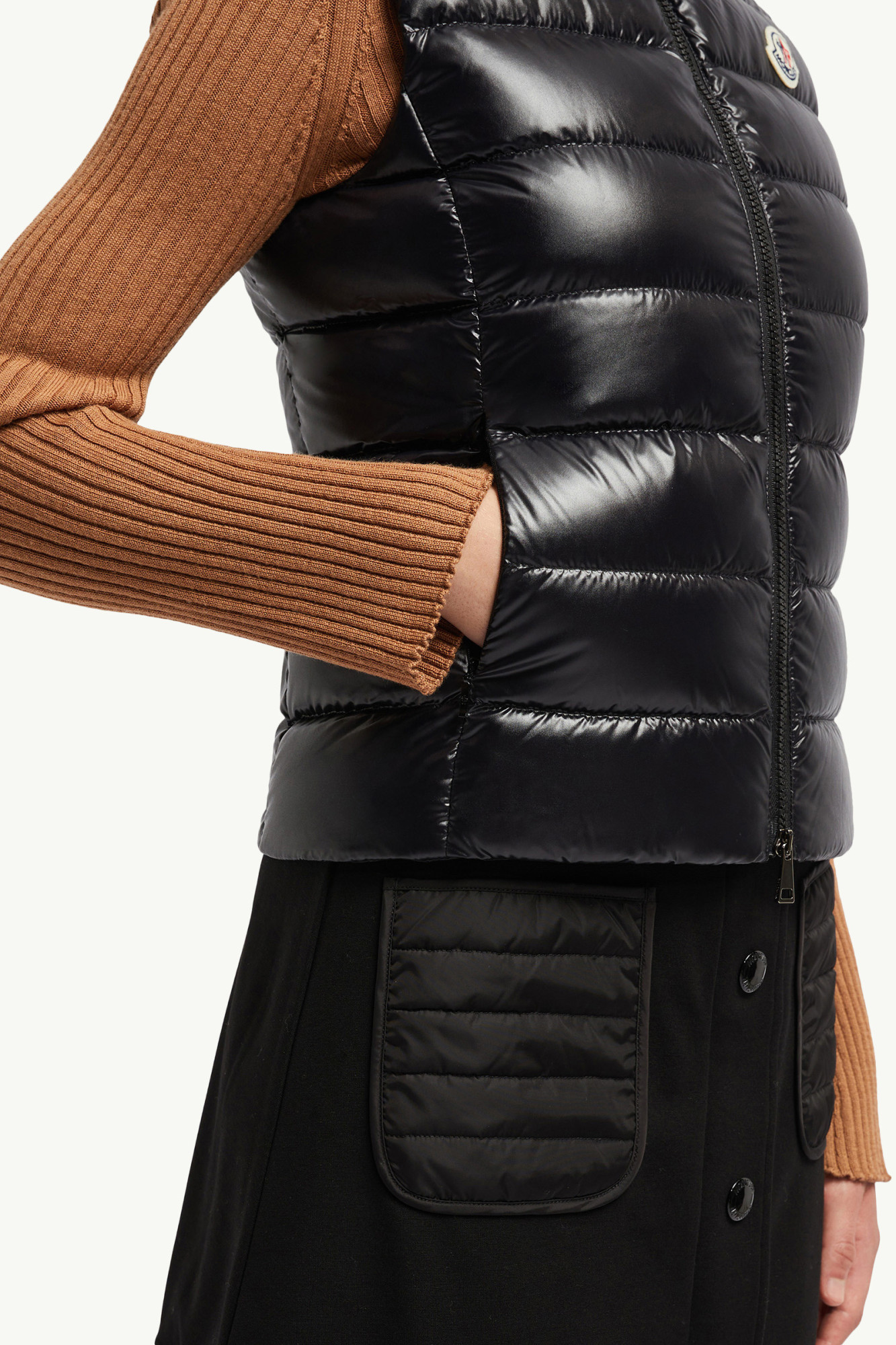 Moncler Womens Full Zipper Sleeveless Puffer Vest Jacket Shiny Black In Black
