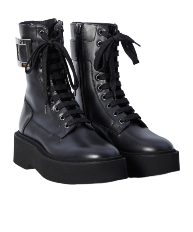 Roger Vivier Shoes In Black