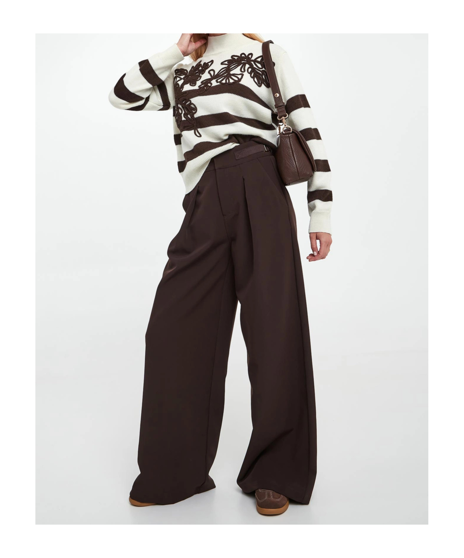 Ermanno Firenze Pleat-detail Trousers In Brown