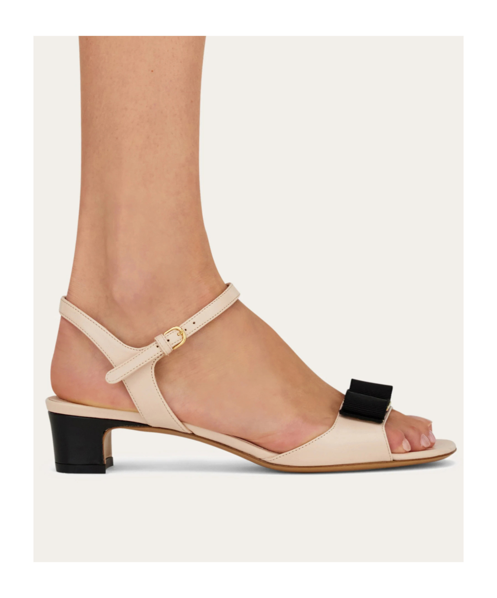 Ferragamo Vara Bow Sandals In Multi
