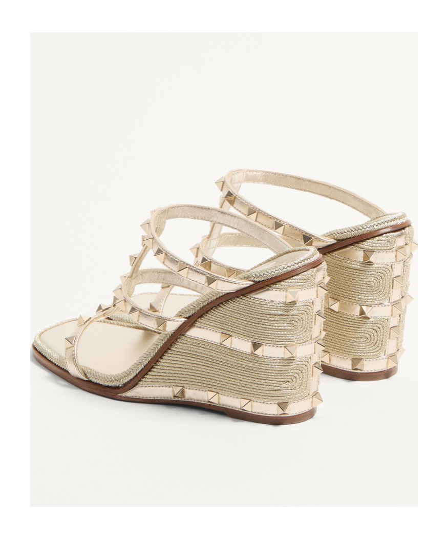 Valentino Garavani Rockstud Wedge Sandal In Laminated Nappa With Cornely Embroidery 100mm Woman Plat In Nude