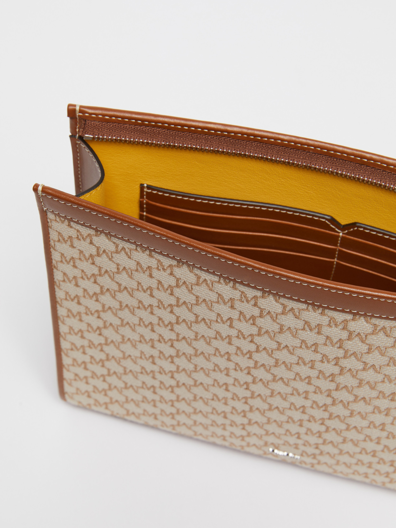 Max Mara Chain Clutch In Nude