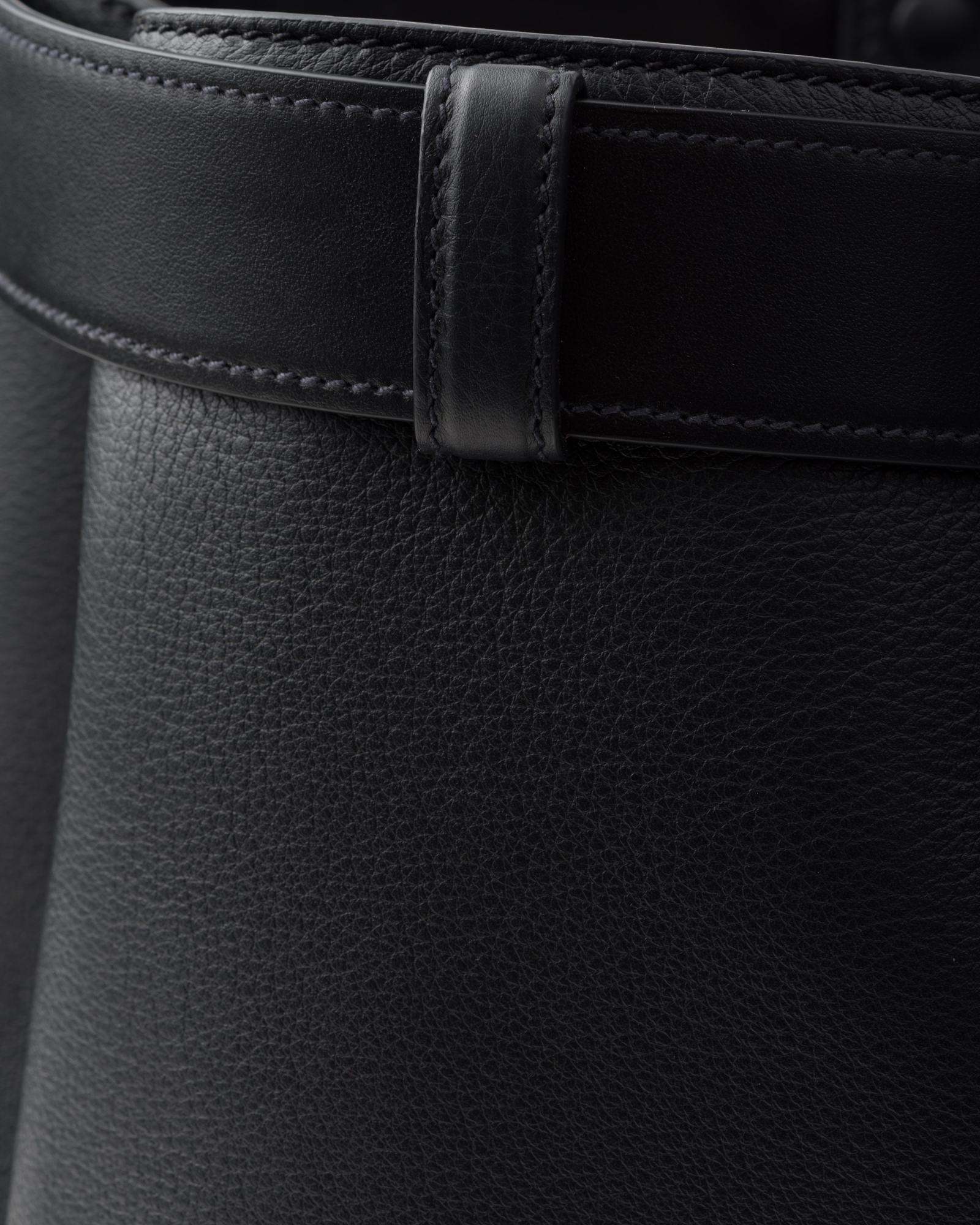 Prada Mittelgrosse Double Belt Handtasche In Black