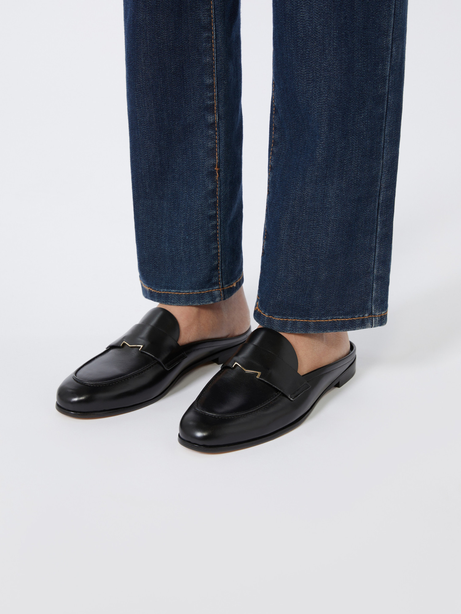 Max Mara Smooth Leather Mule Moccasins In Black