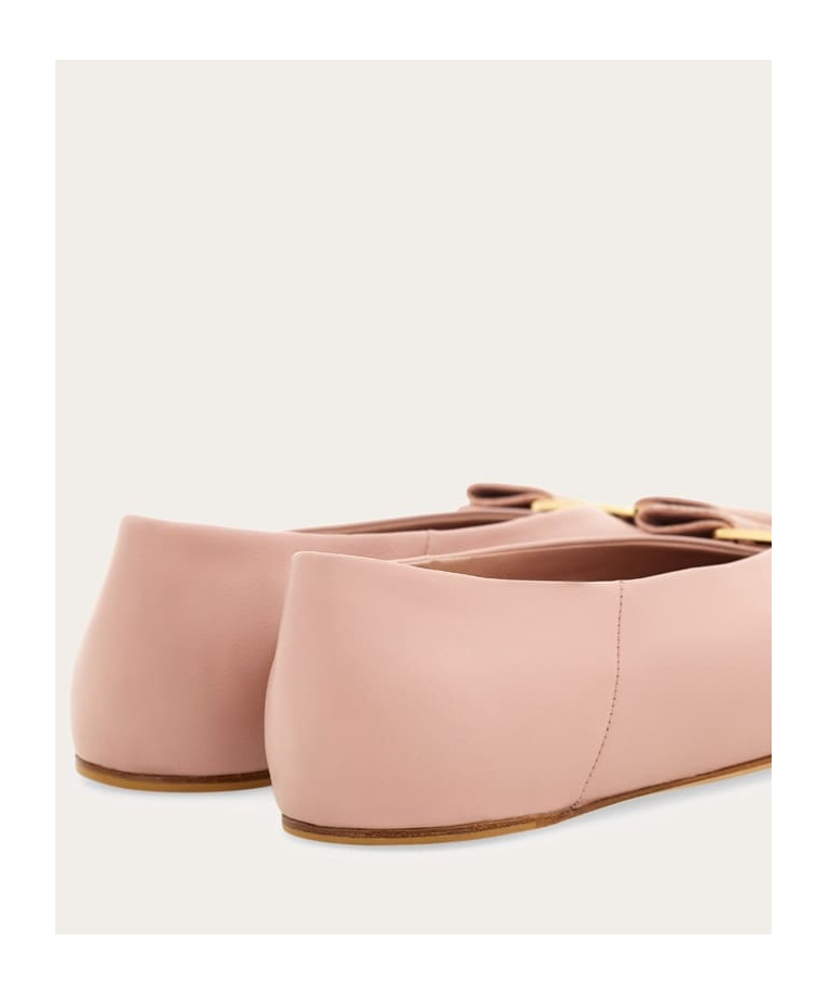Ferragamo Light Pink Leather Ballet Flats In Nude